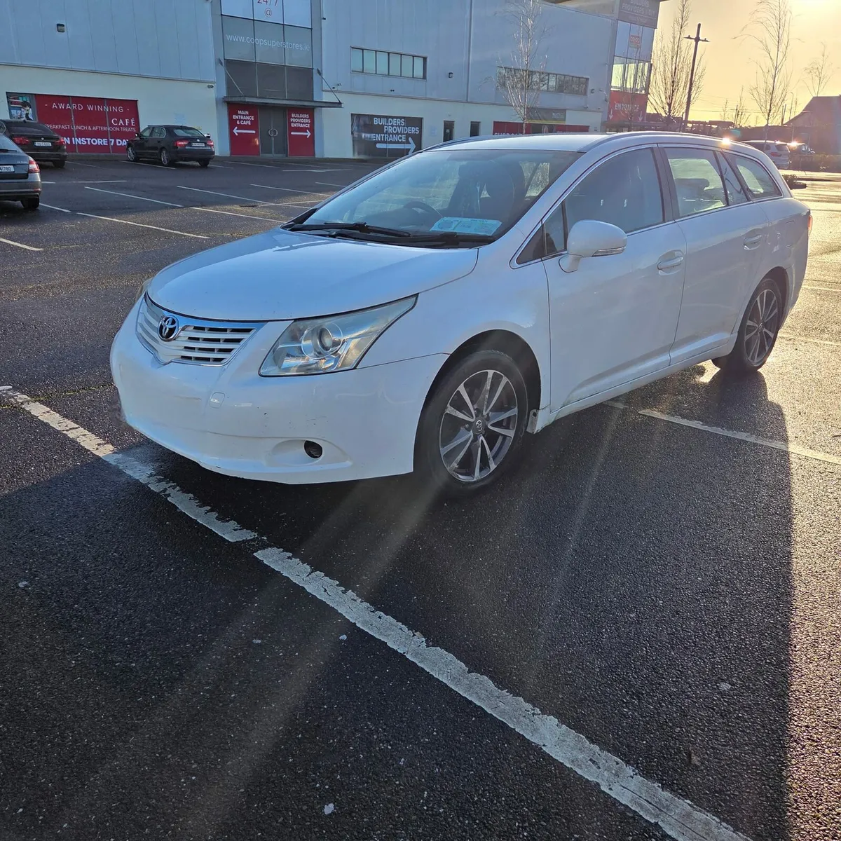 Toyota Avensis Estate - Image 4