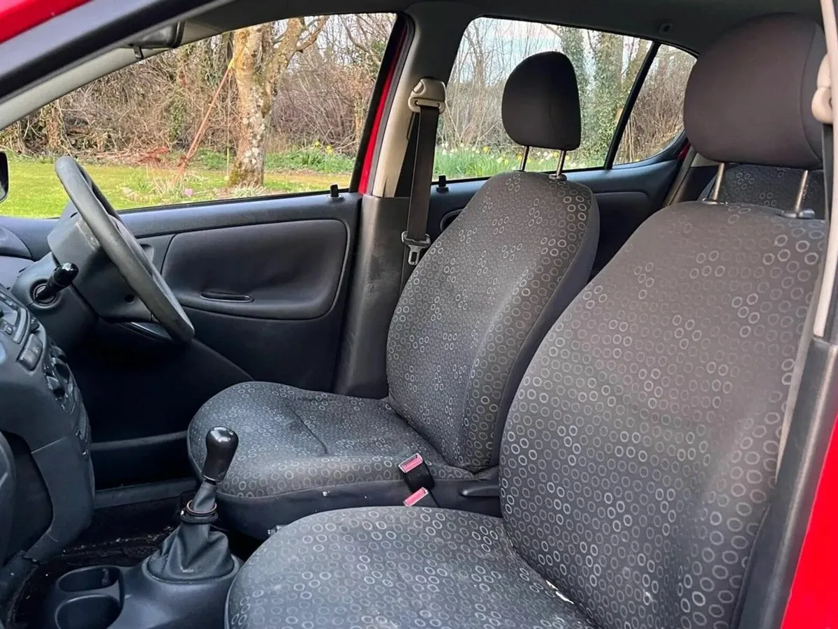 Toyota Yaris 2005 - Image 3