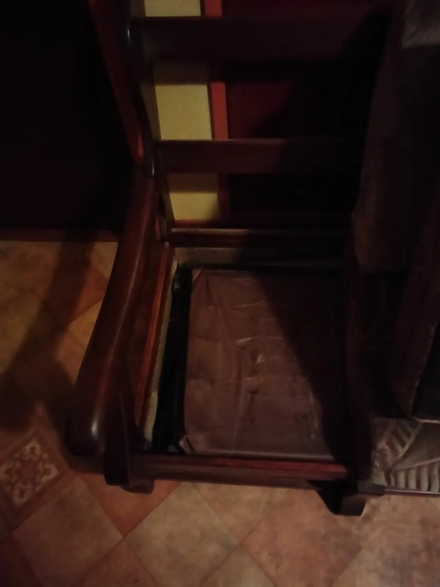 Three seater couch - Image 4