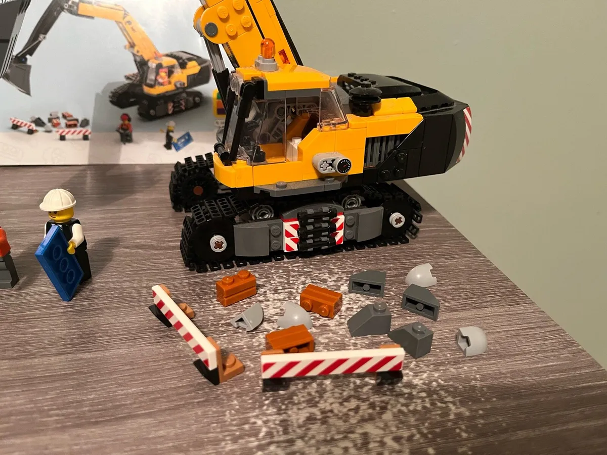 Lego City Construction Excavator (60420) - Image 4