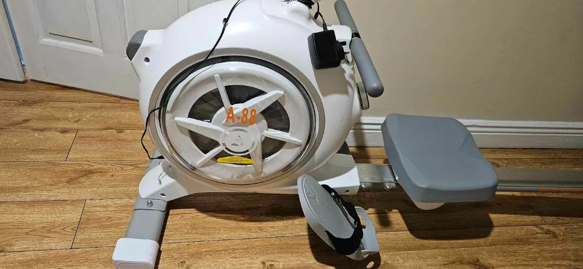 Rowing Machine - Image 2