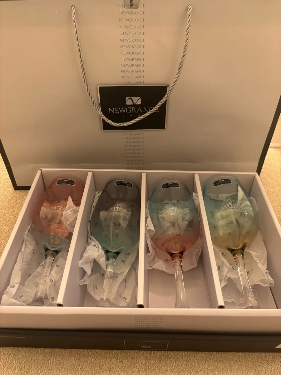 Brand New Set of 4 Wine Glasses - Image 1