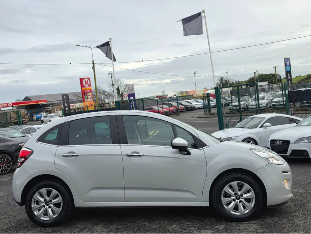 Citroen C3 1.2 AUTO FULL MOON ROOF / LOW ROAD TAX - Image 3