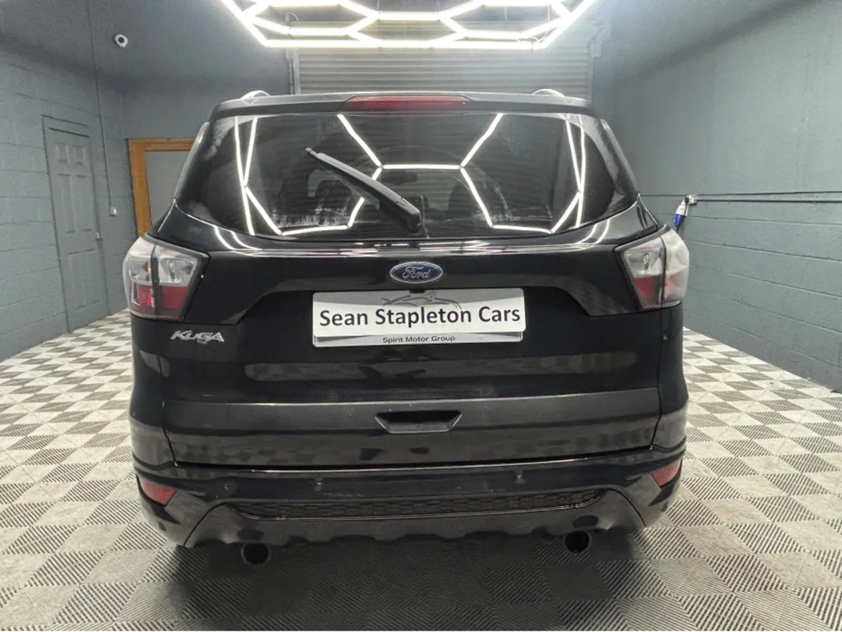 Ford Kuga 1.5 TDCI 120PS FW FWD 4DR ST-LINE - Image 2