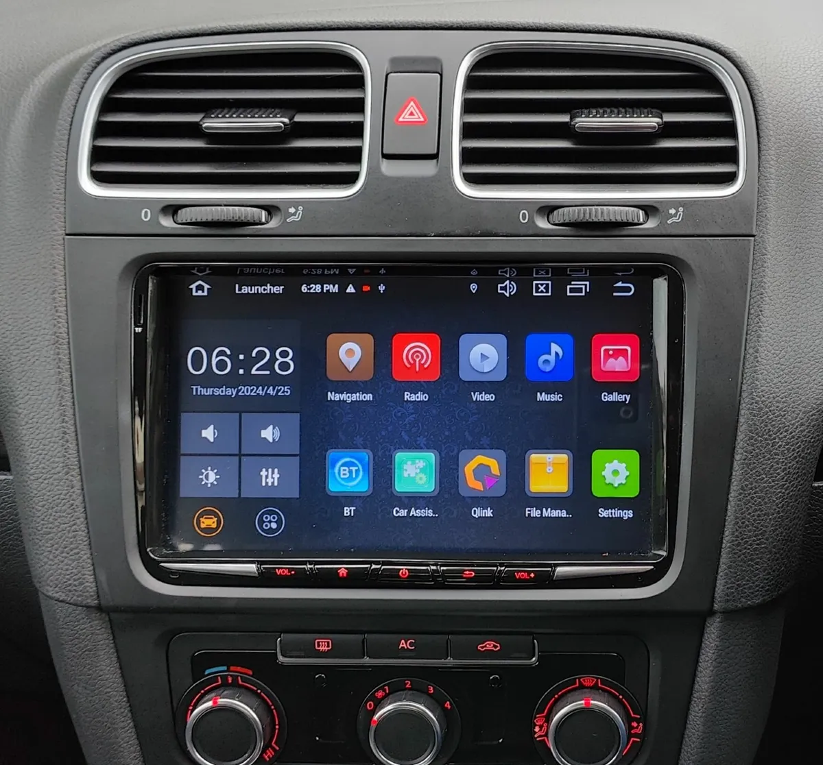 VW Golf 2011 Diesel Auto - Image 3