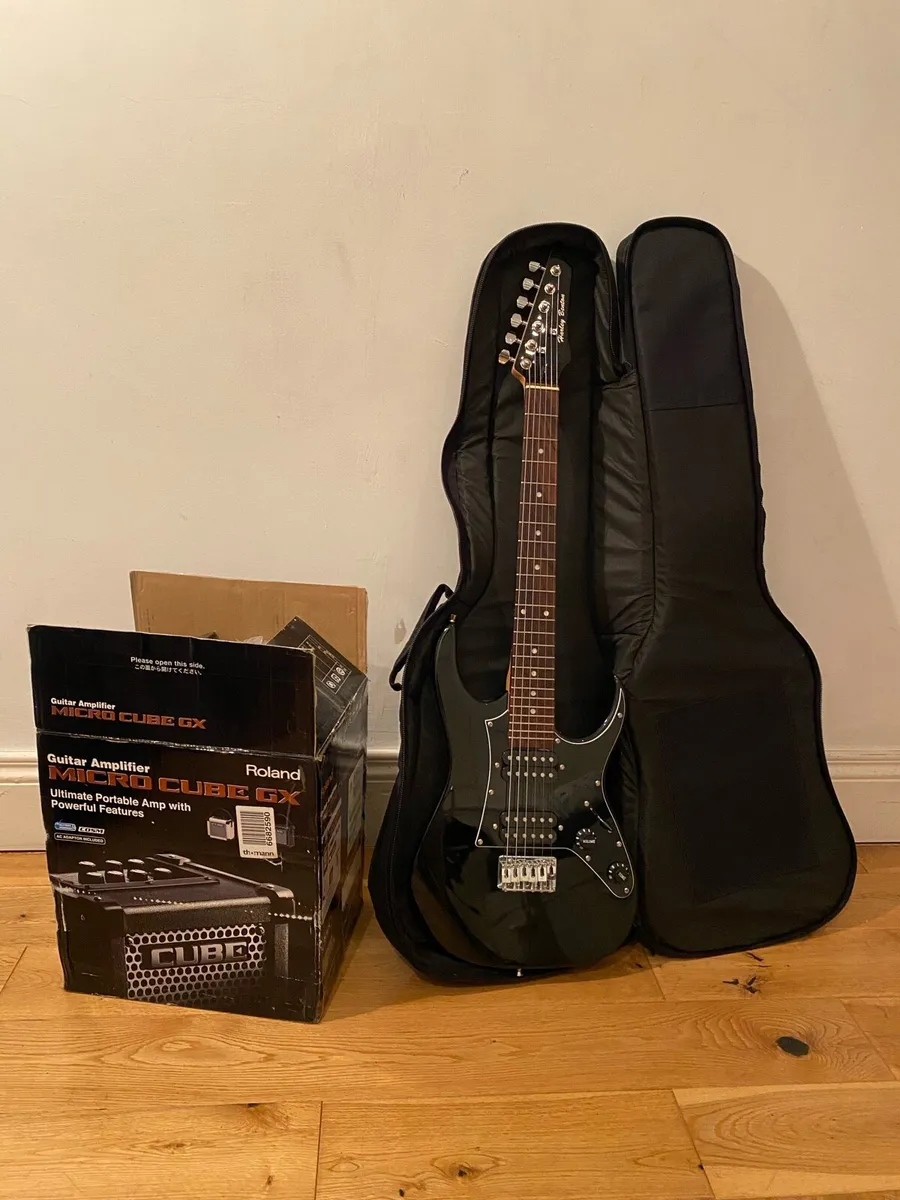 Harley Benton junior + Roland micro cube gx + case - Image 1