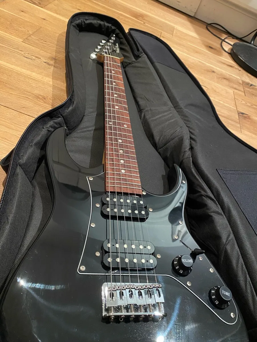 Harley Benton junior + Roland micro cube gx + case - Image 4