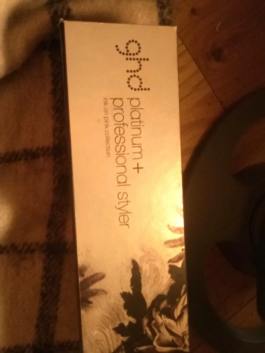 GHD Platinum + professional styler - Image 1