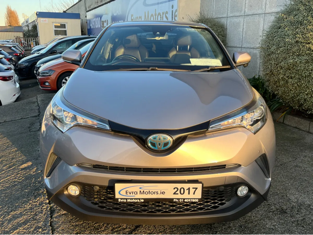 Toyota C-HR SOL AUTOMATIC HYBRID 1.8 PETROL //HIGH - Image 2