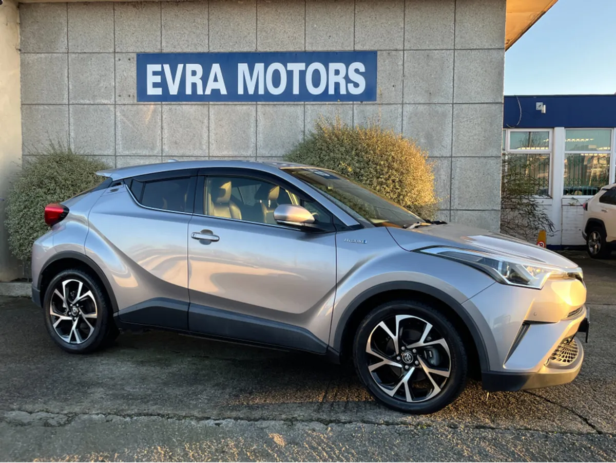 Toyota C-HR SOL AUTOMATIC HYBRID 1.8 PETROL //HIGH - Image 3