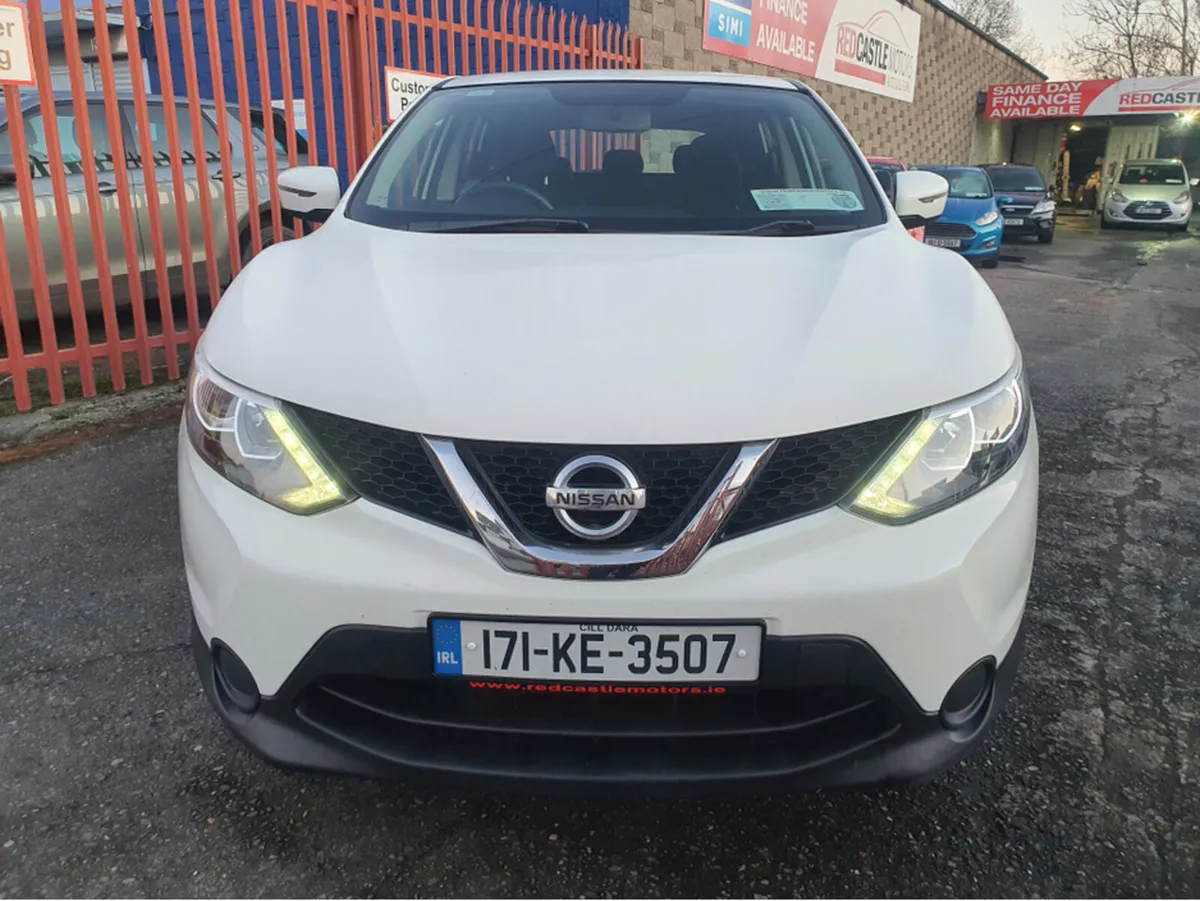 Nissan Qashqai 1.2 PET XE E6 4DR (NCT 07/27) - Image 2