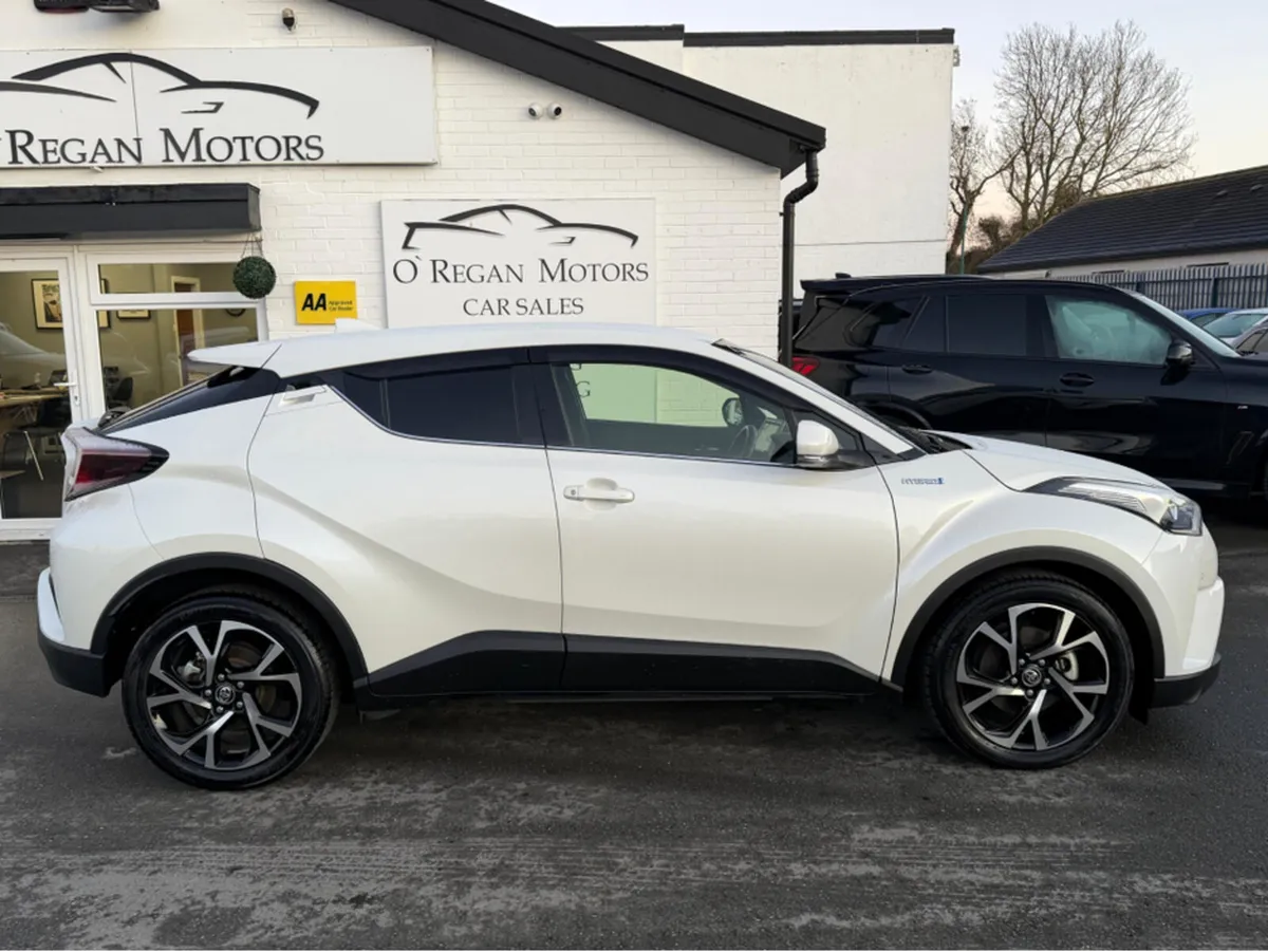 Toyota C-HR (171) 1.8 HYBRID SPORT AUTO - Image 2