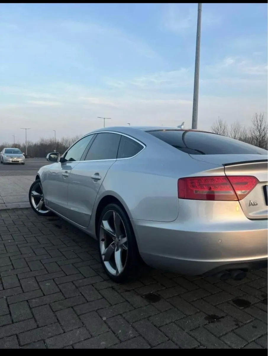 Audi A5 | 2.0 TDI | Luxury Trim | €3700 - Image 4