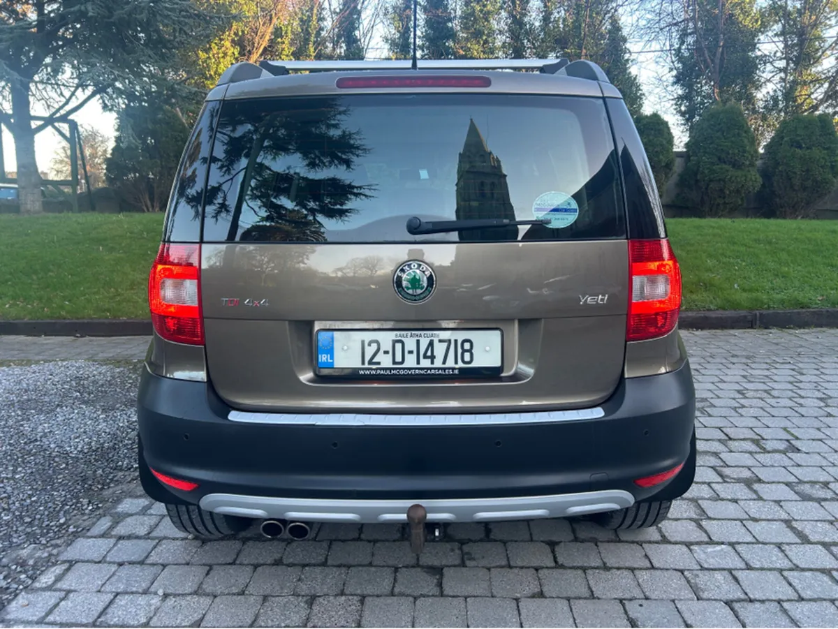Skoda Yeti AMBITION 2.0 TDI 170HP 4 WHEEL DRIVE 5D - Image 4