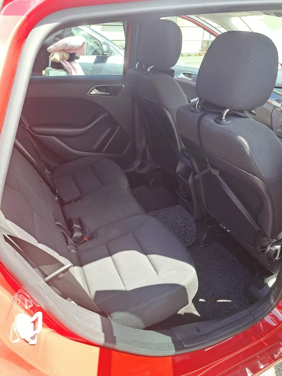Mercedes benz B180 1.6 petrol Automatic - Image 4