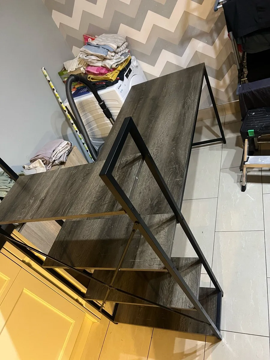 Office desk - Image 1