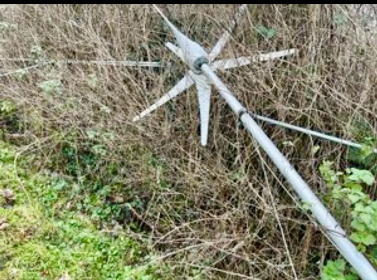 5x Wind Turbines for Sale + Masts/Cable/Hardware (400W, 600W, 1kW) - Image 2