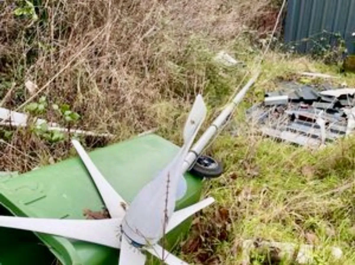 5x Wind Turbines for Sale + Masts/Cable/Hardware (400W, 600W, 1kW) - Image 4