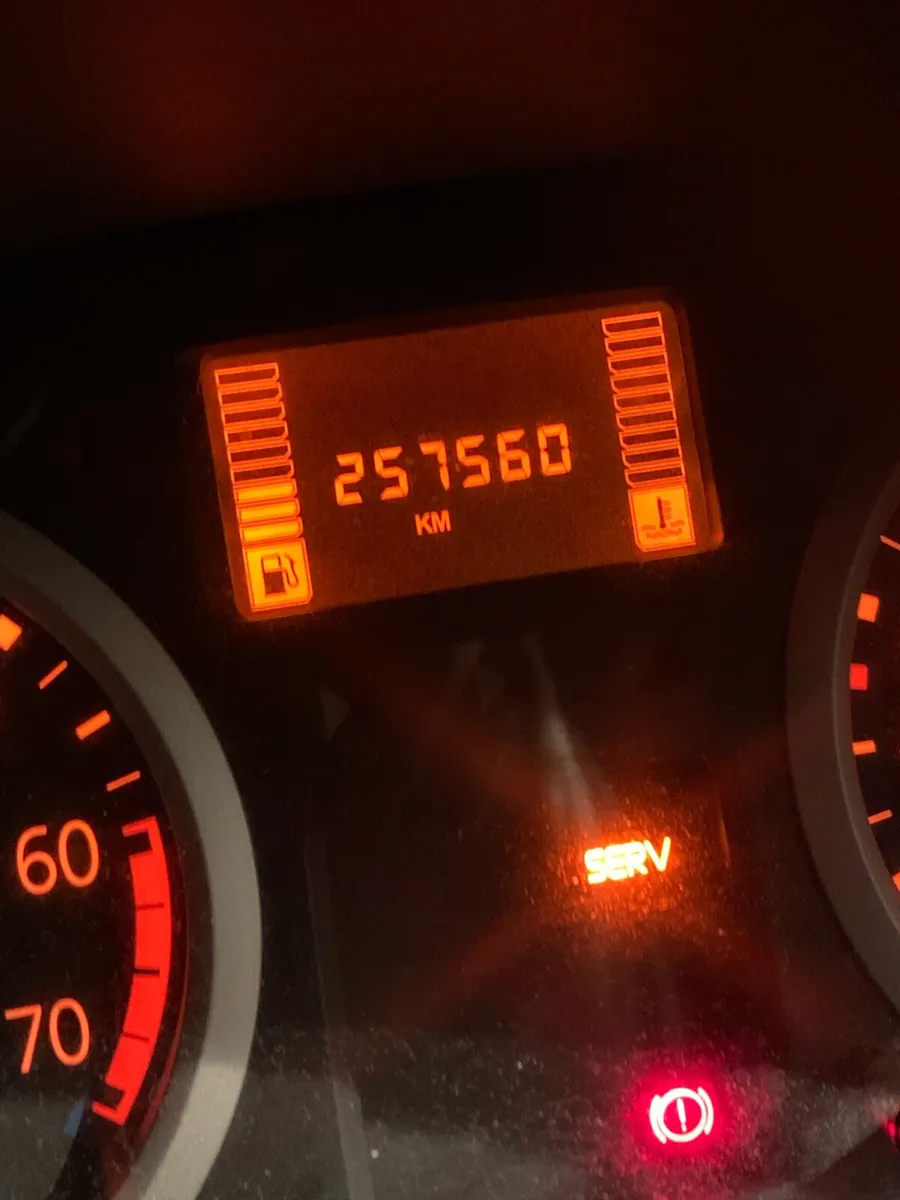 Renault Clio - Image 2