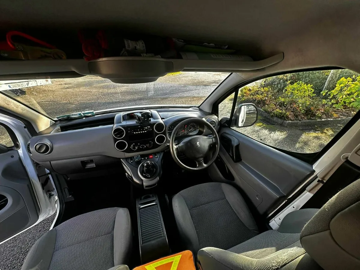 Peugeot Partner 2009 mobile car wash - Image 2