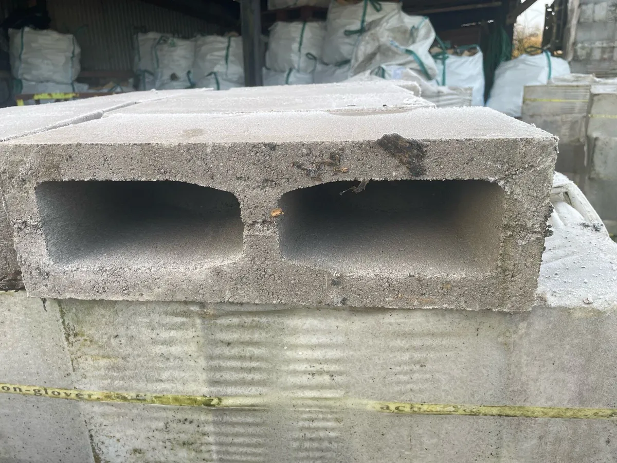 Deco block £50 a pallet - 20 pallets available - Image 1