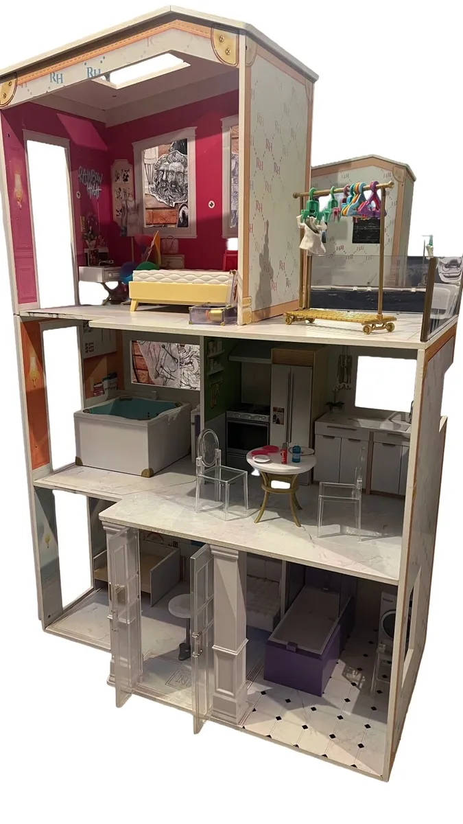 Rainbow High Doll House ,Barbie, LOL - Image 1