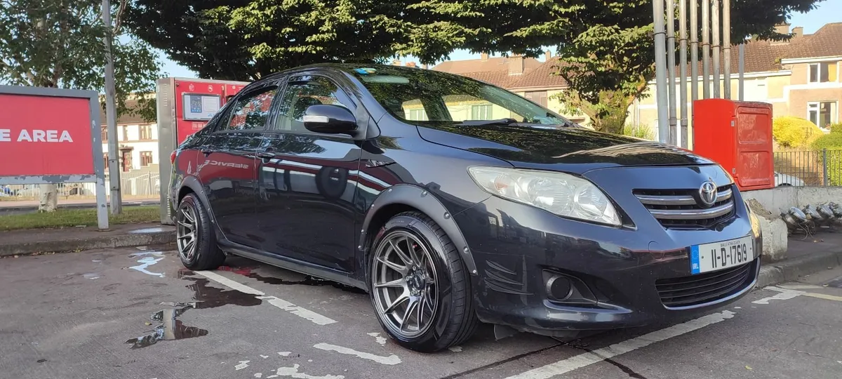 Toyota Corolla 2011 - Image 1