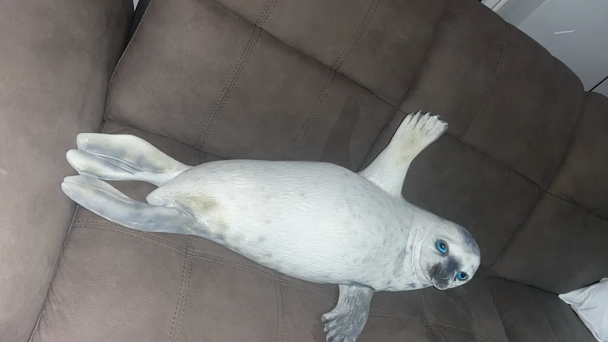 Life sized Seal ornament - Image 1