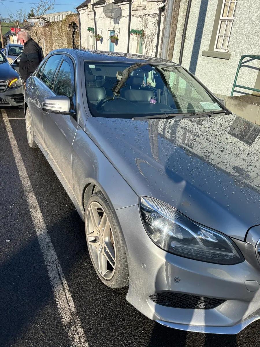 Mercedes E300 Amy Diesel Hybrid - Image 3