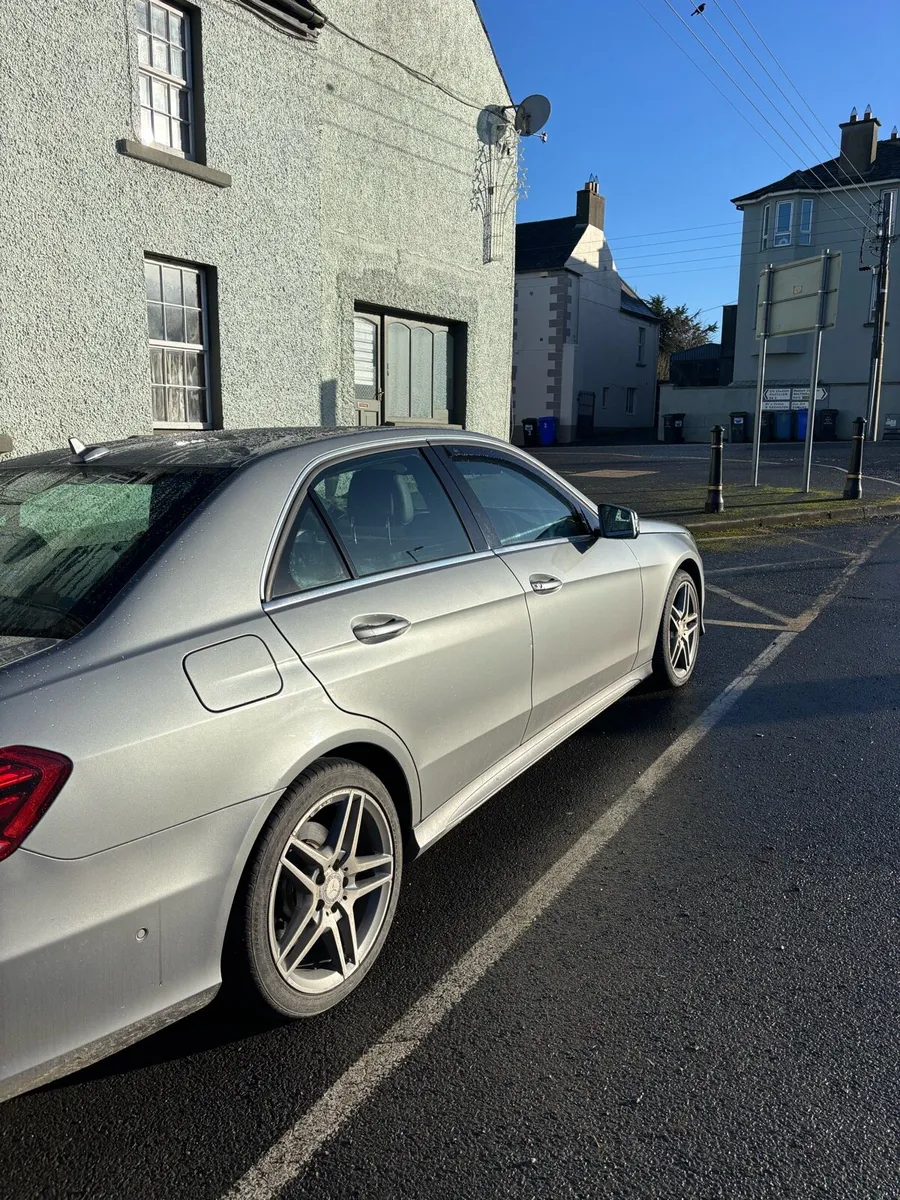 Mercedes E300 Amy Diesel Hybrid - Image 4