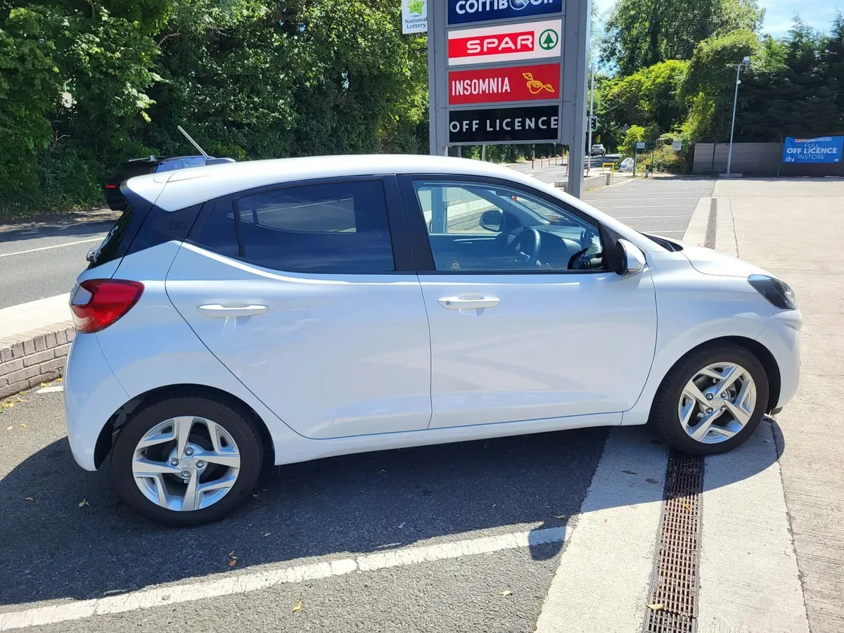 Hyundai i10 Deluxe 2023 Automatic - Image 2