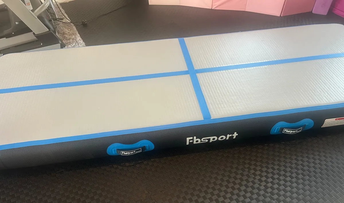 Gymnasts Air Track - Image 3