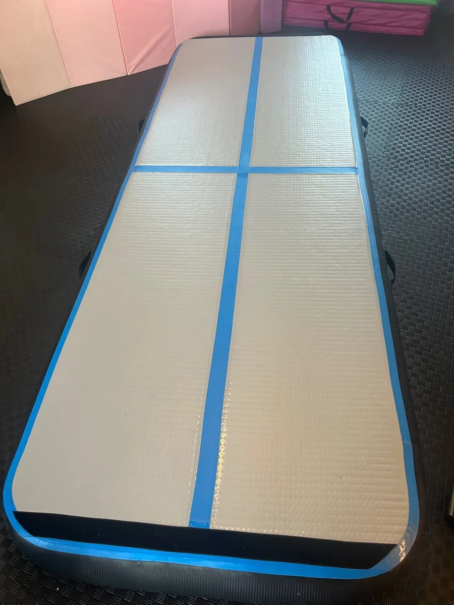 Gymnasts Air Track - Image 4
