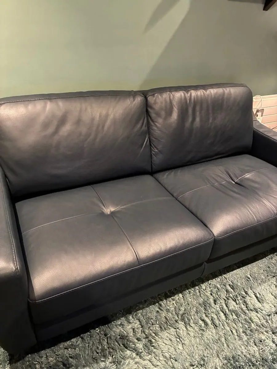 Leather 2 seater Couch - Image 1
