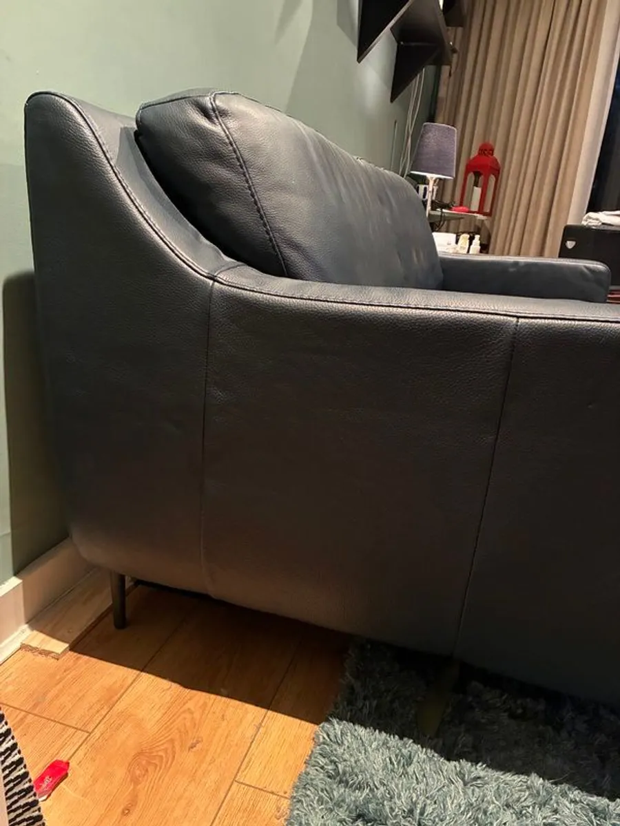 Leather 2 seater Couch - Image 2