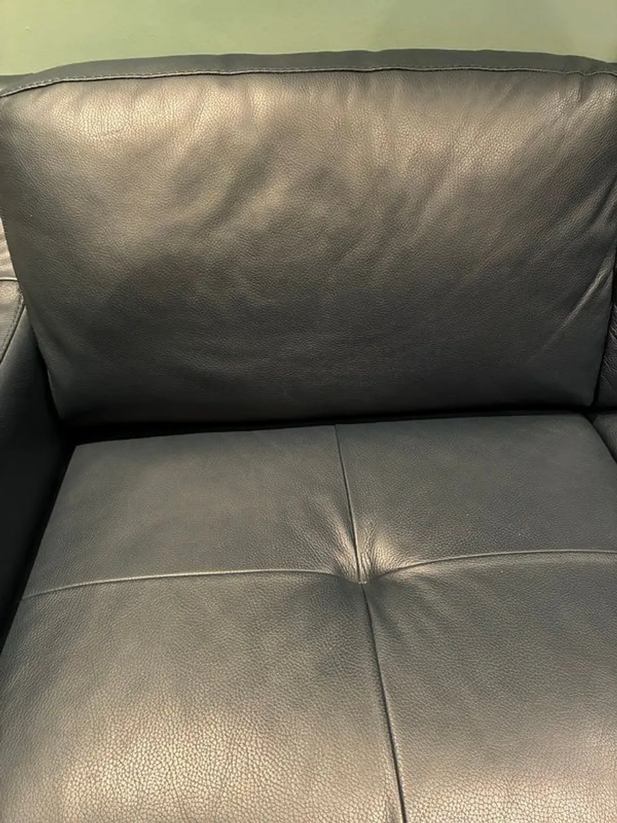 Leather 2 seater Couch - Image 4