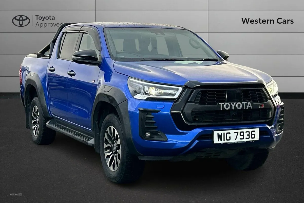 Toyota Hilux 2.8 D-4D GR SPORT Auto 4WD Euro 6 (s/ - Image 1