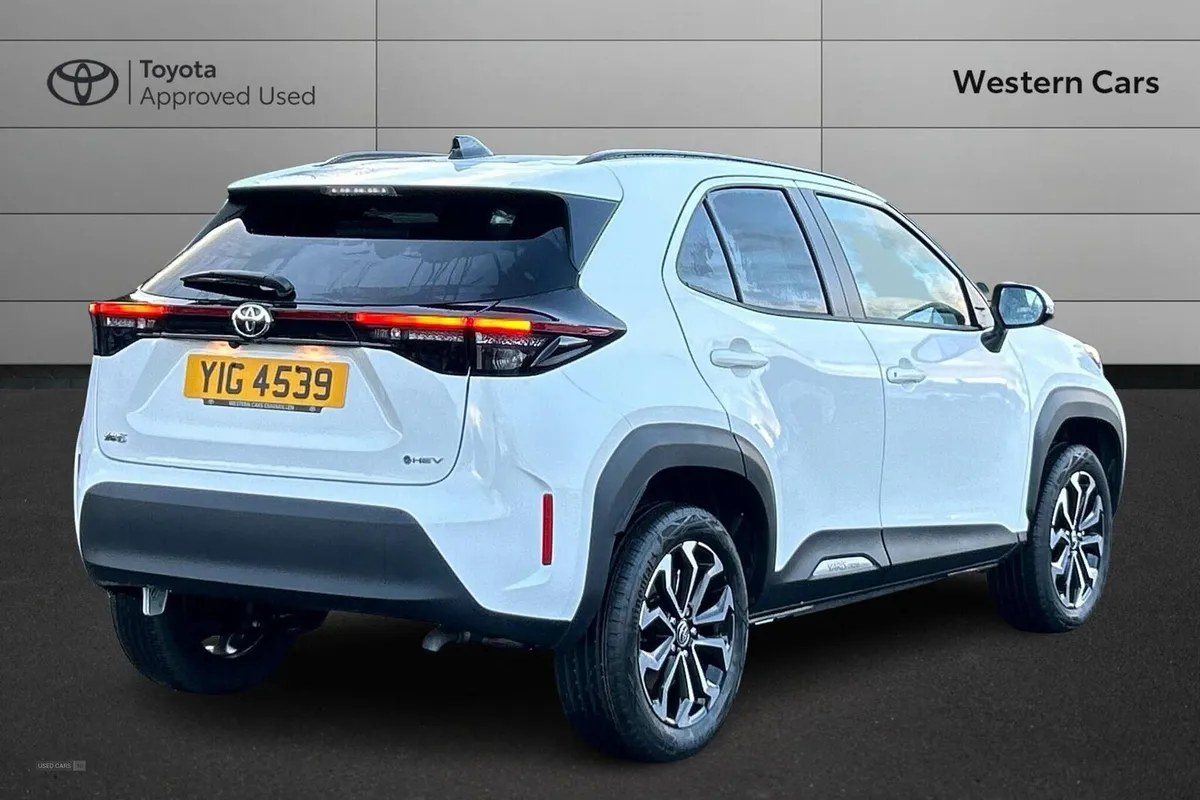 Toyota Yaris Cross 1.5 VVT-h Design E-CVT Euro 6 ( - Image 2