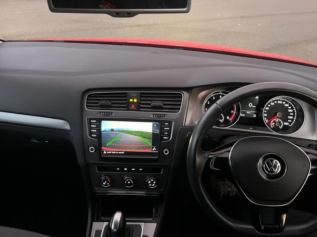 VW Golf 1.2TSI Auto - Image 3