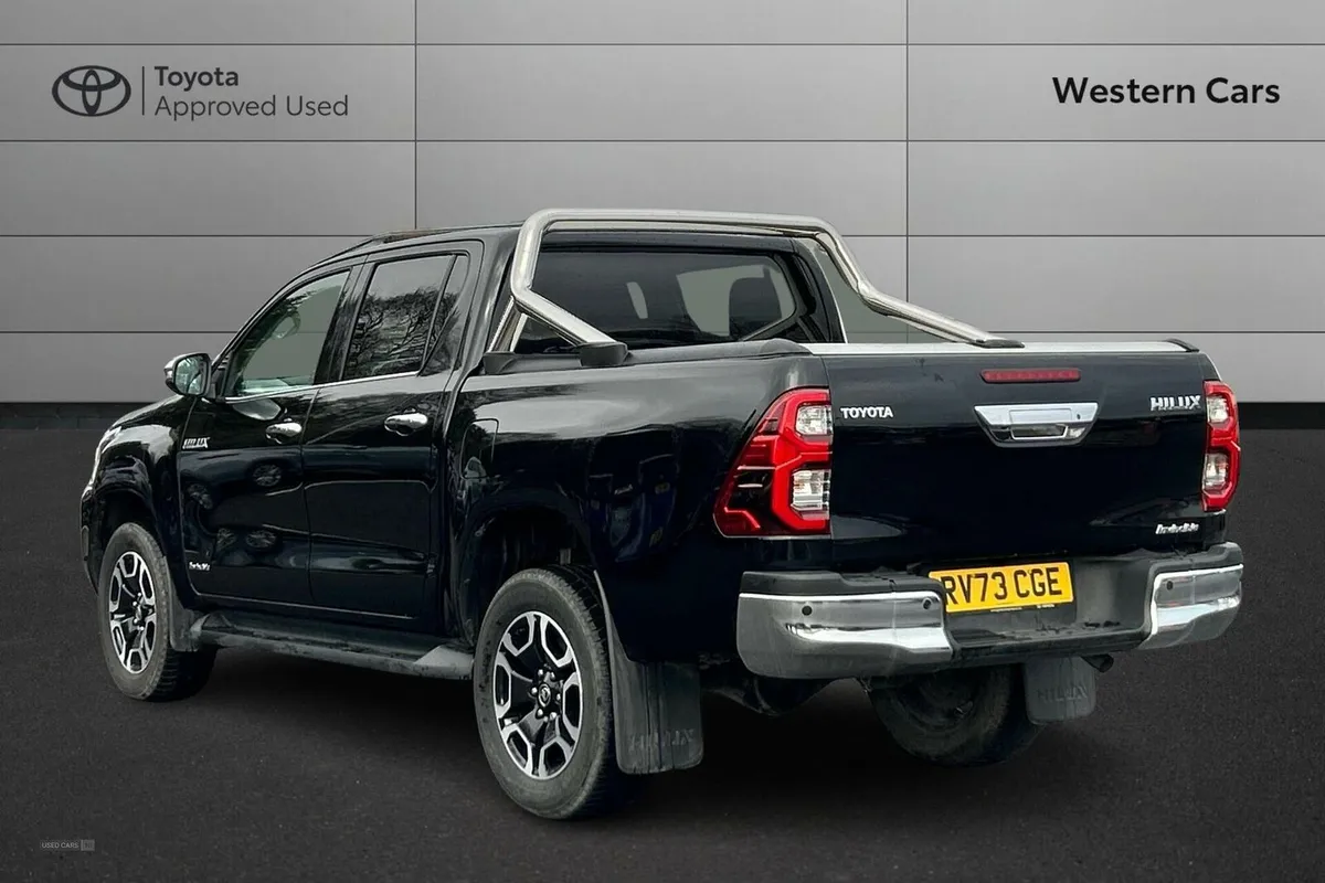 Toyota Hilux 2.4 D-4D Invincible 4WD Euro 6 (s/s) - Image 4