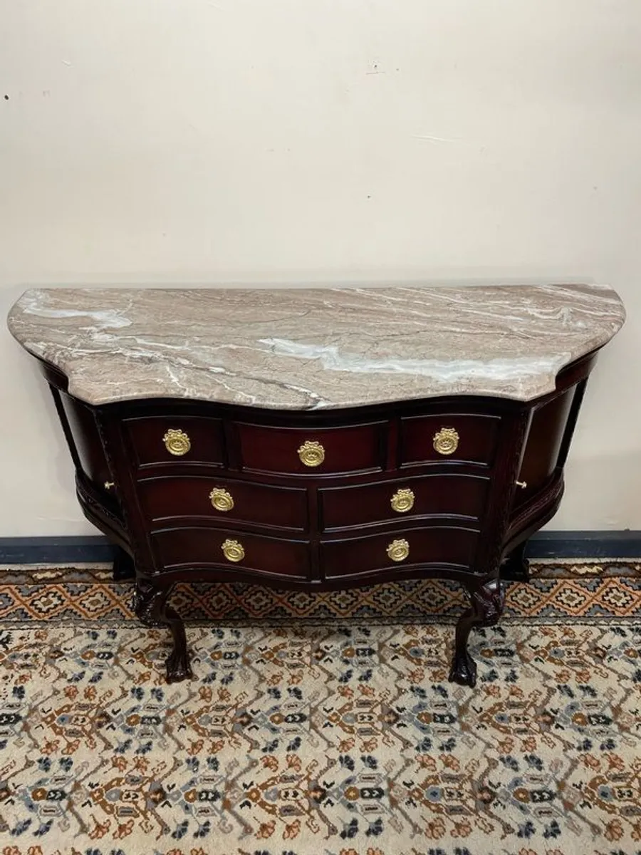 Elegant Chippendale Revival Mahogany Sideboard - Image 2