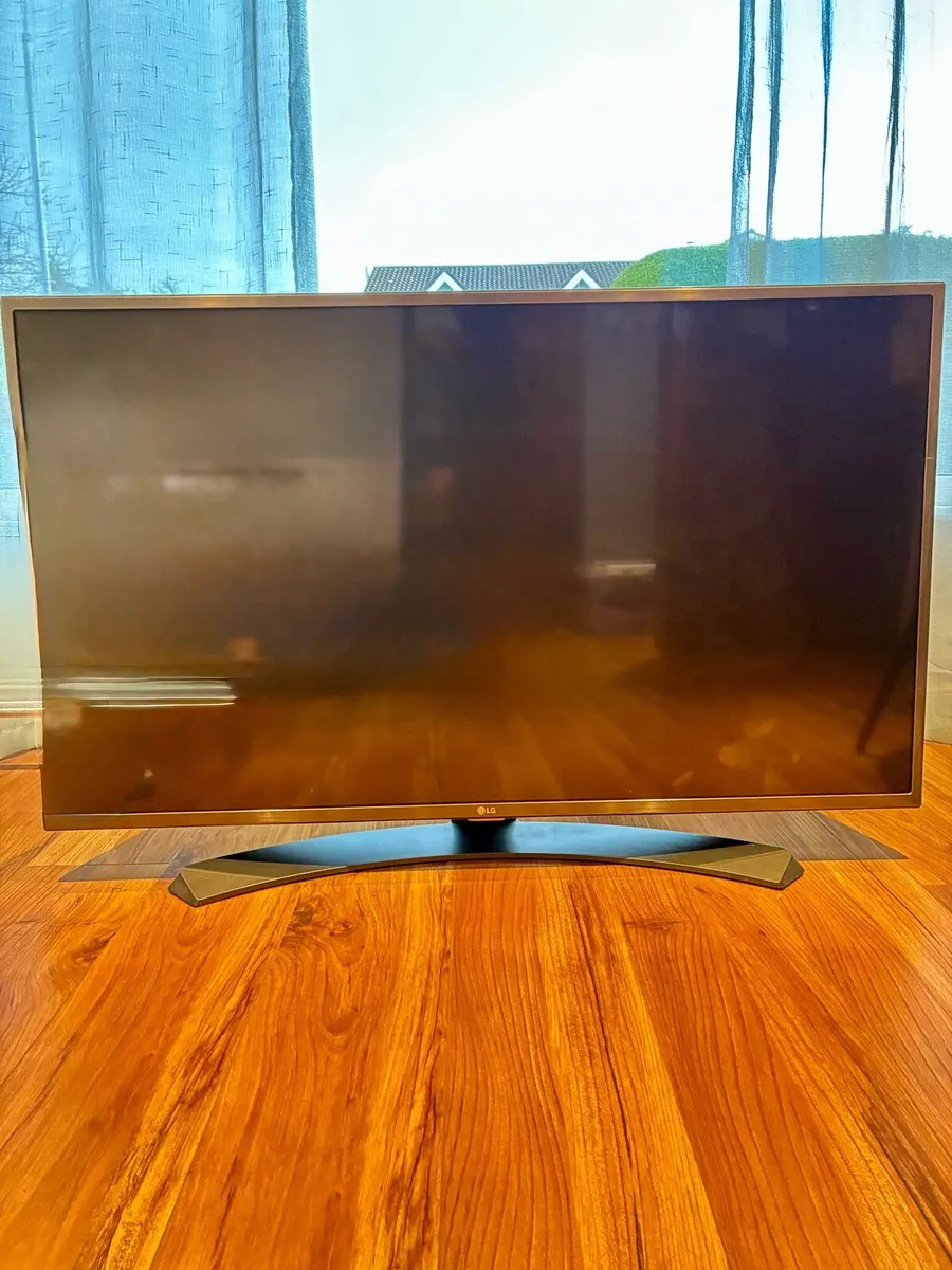 LG 42’ TV