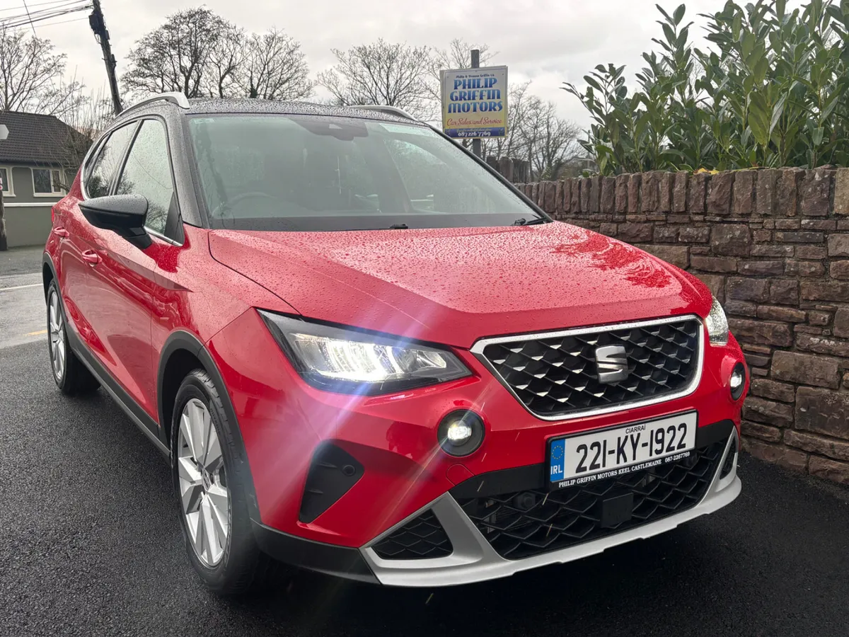 STUNNING SEAT ARONA TOP SPEC TWO TONE - Image 3