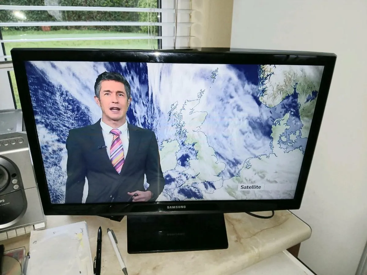 Samsung 24 inch hdmi Saorview tv. - Image 4