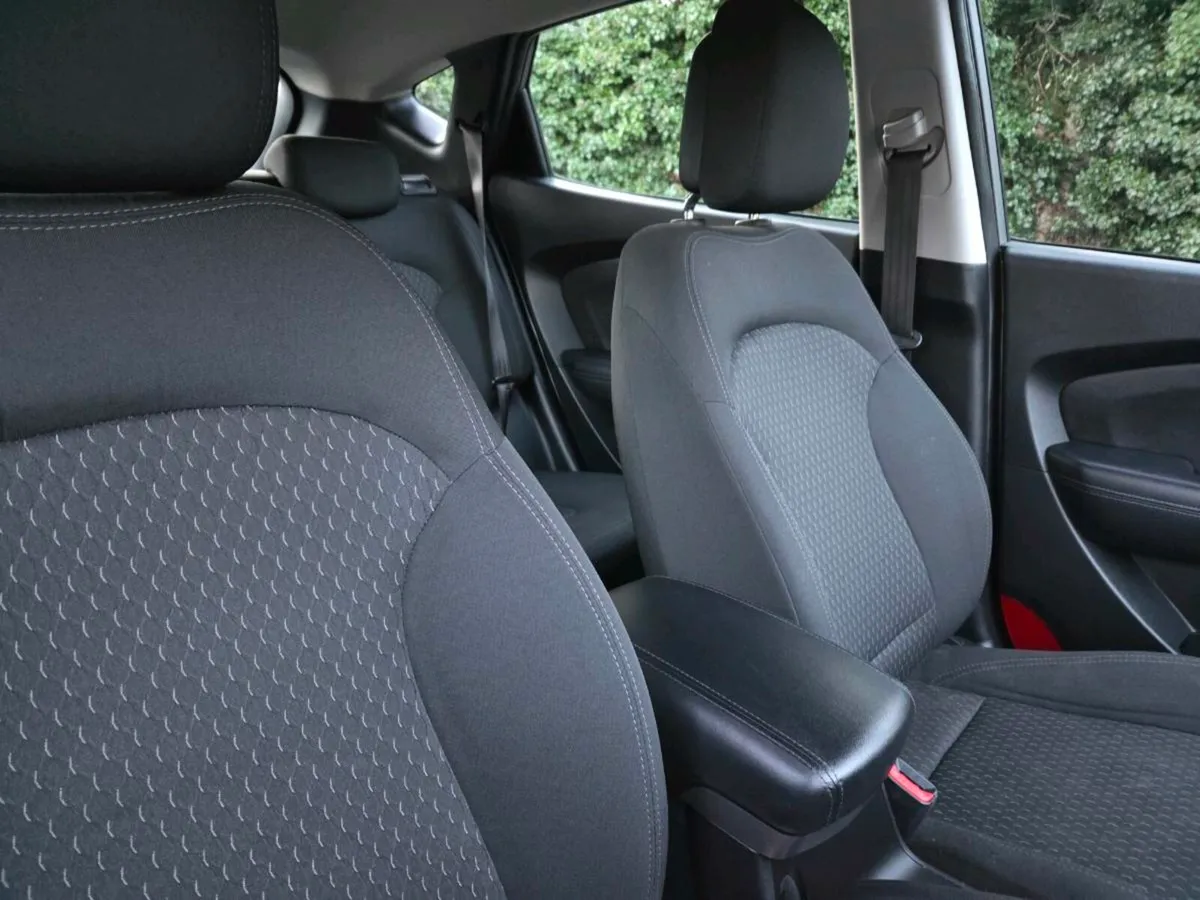 2012 hyundai ix35 low miles - Image 2