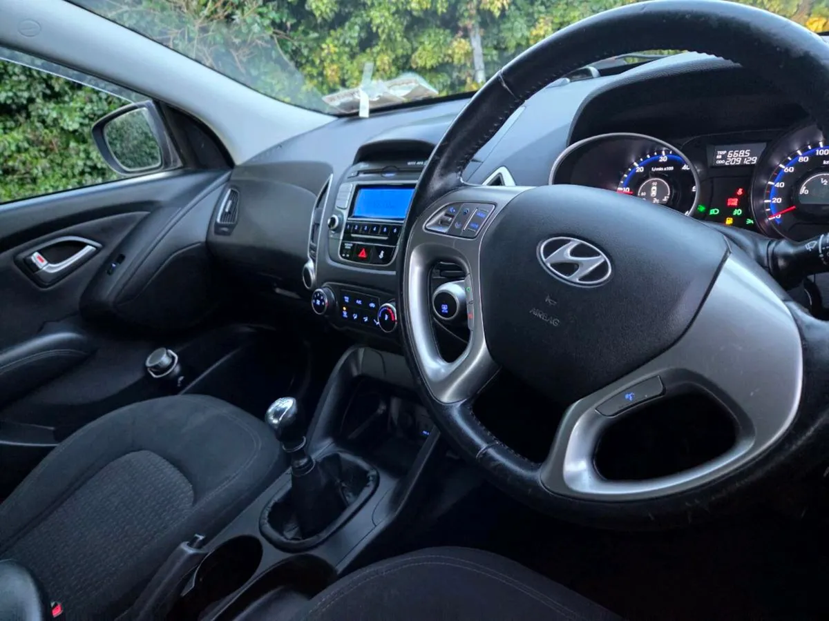 2012 hyundai ix35 low miles - Image 3