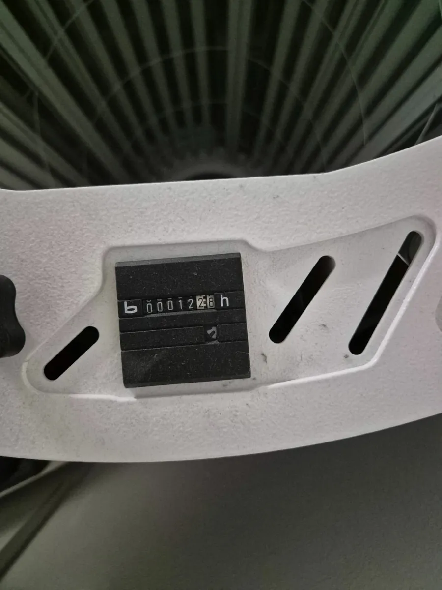 TANSUN SAPPHIRE SUNBED 6FT AS NEW 12 HOURS ONLY - Image 4