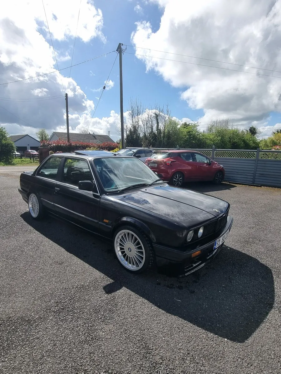 BMW E30 - Image 2