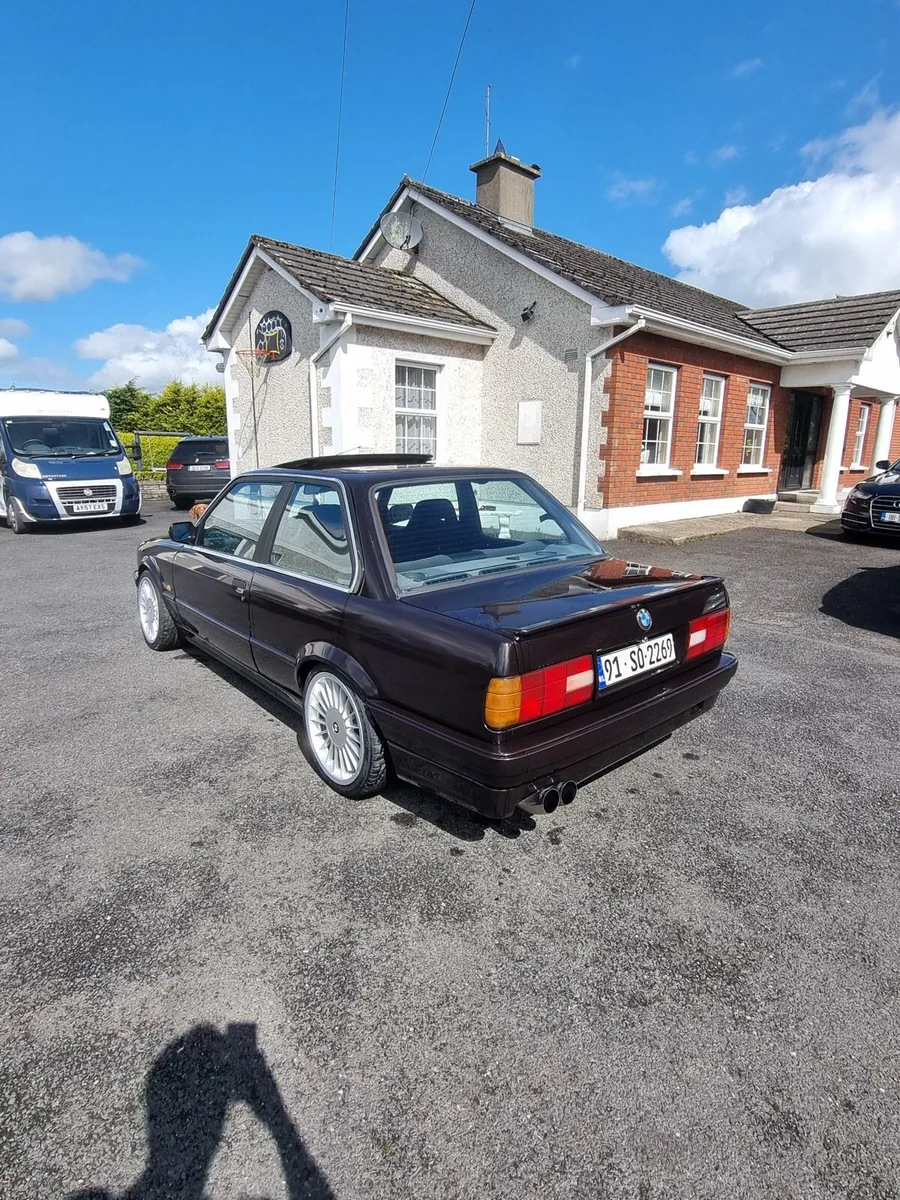 BMW E30 - Image 4