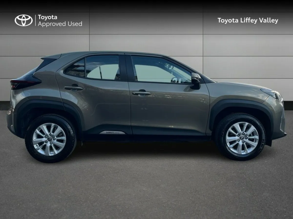 Toyota Yaris Cross LUNA 4DR AUTO - Image 3